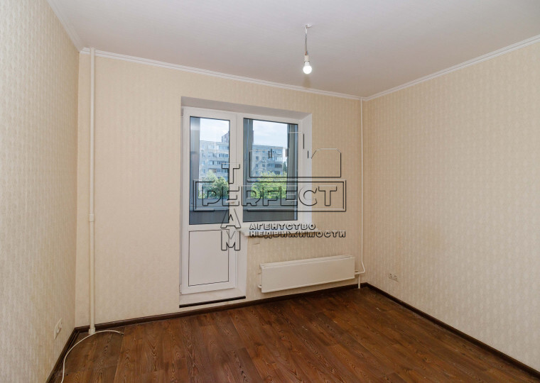 Продаж 3-кімнатної квартири 70 м², Булгакова вул., 7