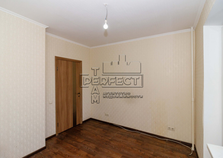 Продаж 3-кімнатної квартири 70 м², Булгакова вул., 7