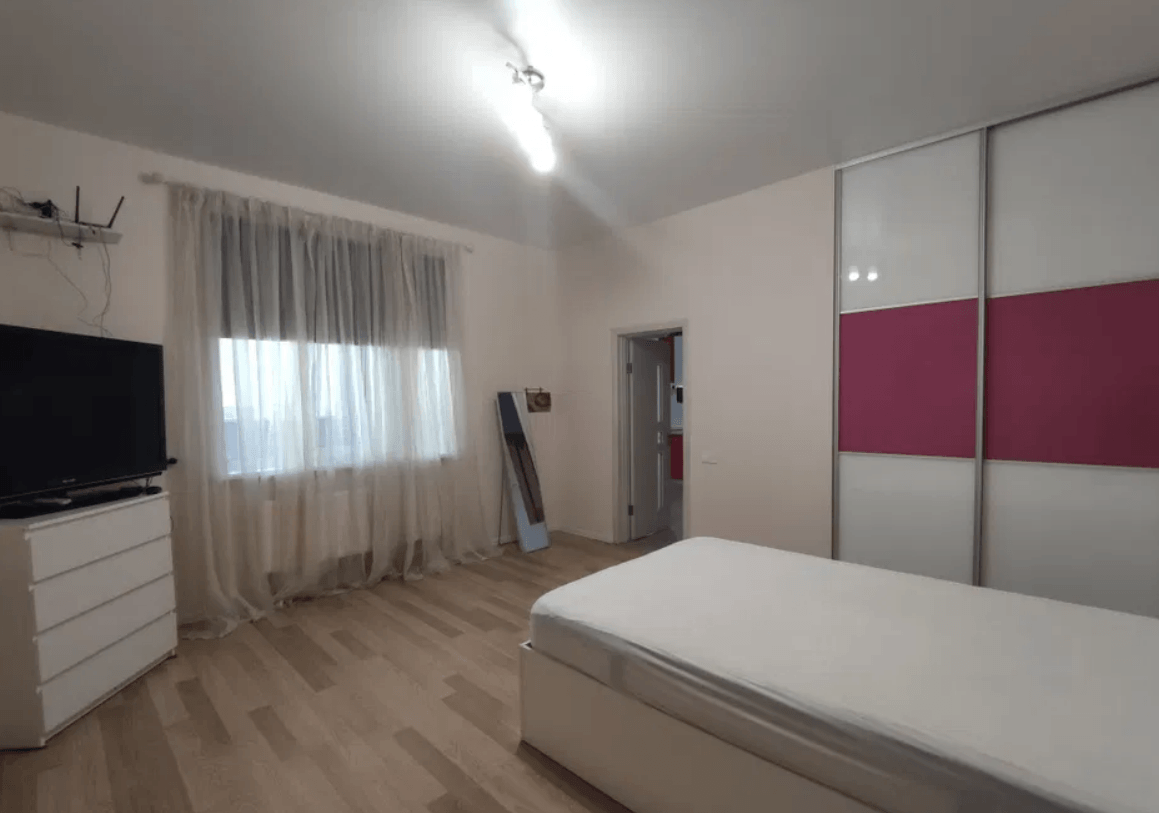 Продаж 2-кімнатної квартири 76 м²