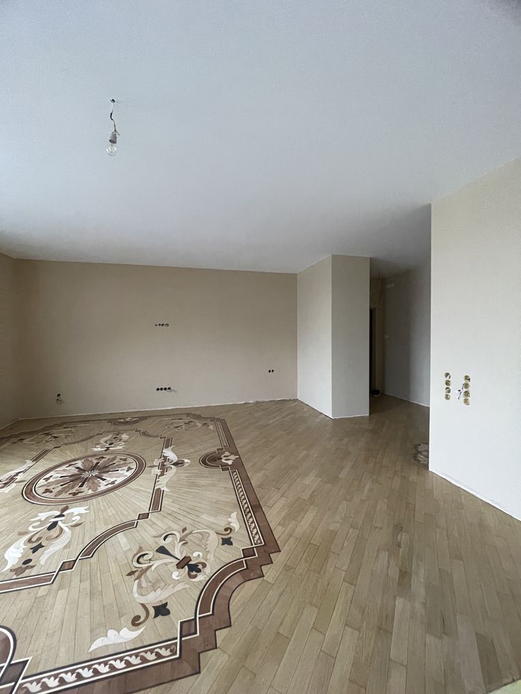 Продажа 2-комнатной квартиры 136 м²