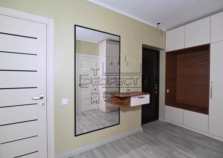 Продажа 1-комнатной квартиры 52 м², Драгоманова ул., 2Б