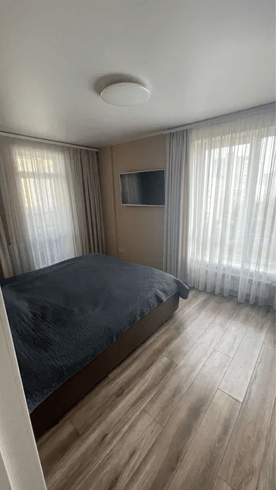 Продажа 2-комнатной квартиры 72 м²