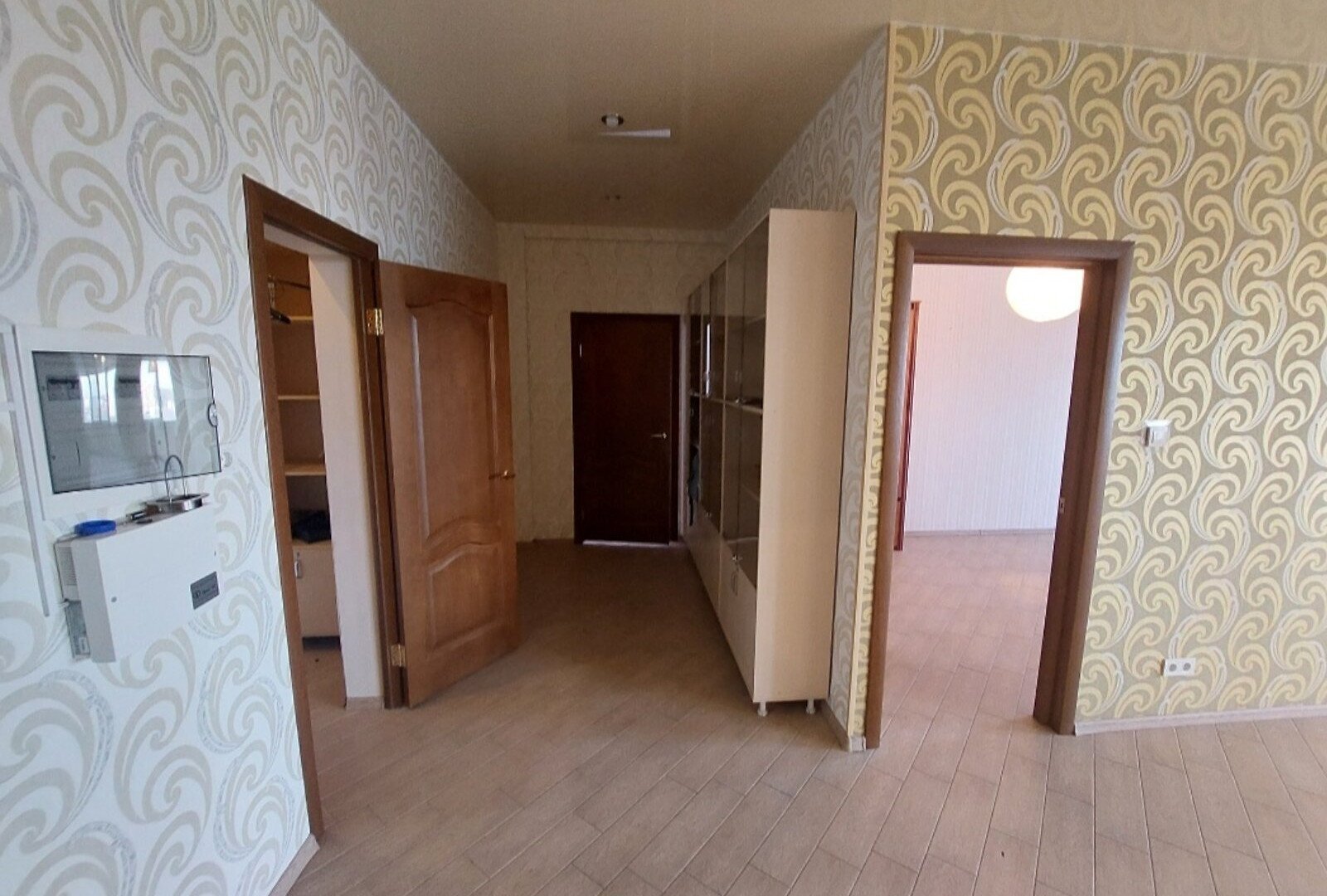 Продажа 2-комнатной квартиры 94 м²