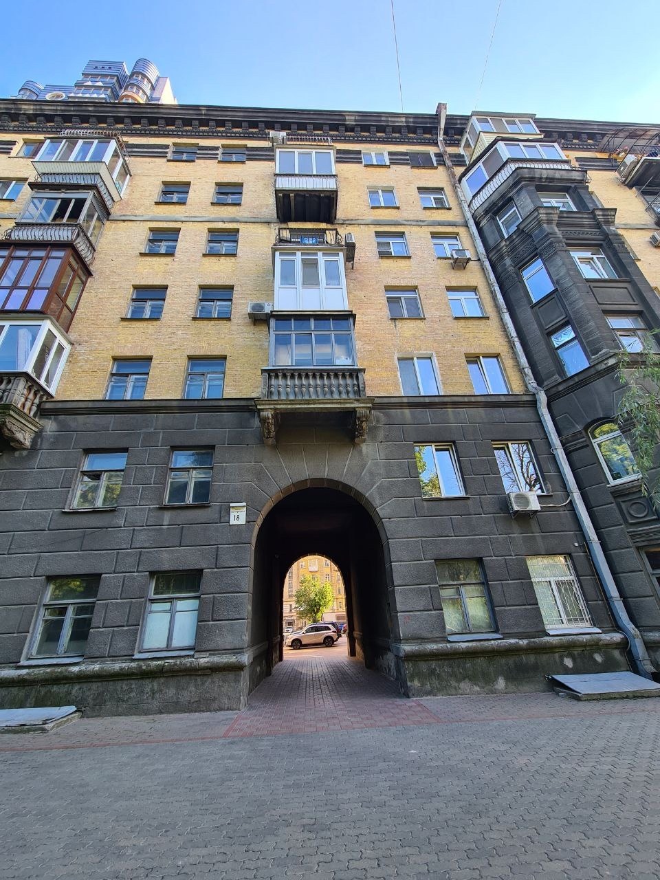 Продажа 3-комнатной квартиры 78 м², Институтская ул., 18