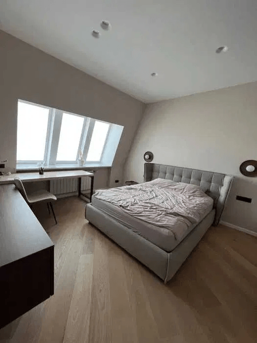Продаж 4-кімнатної квартири 160 м²