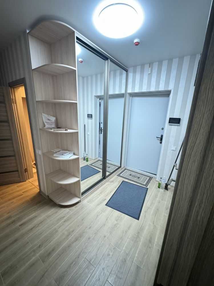 Продажа 2-комнатной квартиры 60 м²