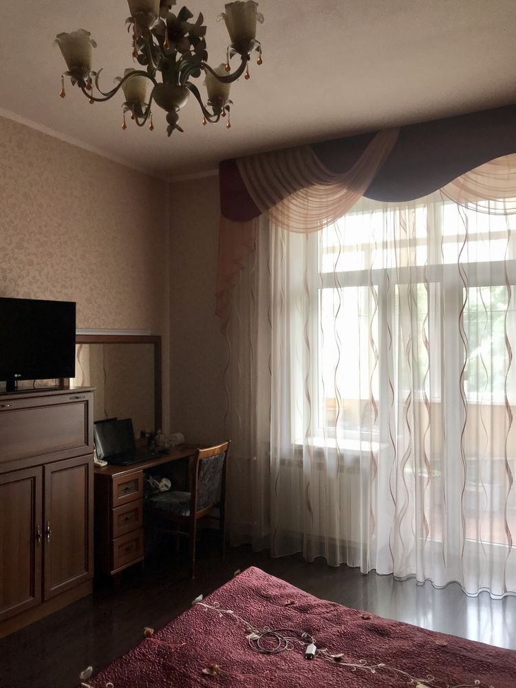 Продаж 2-кімнатної квартири 70 м²