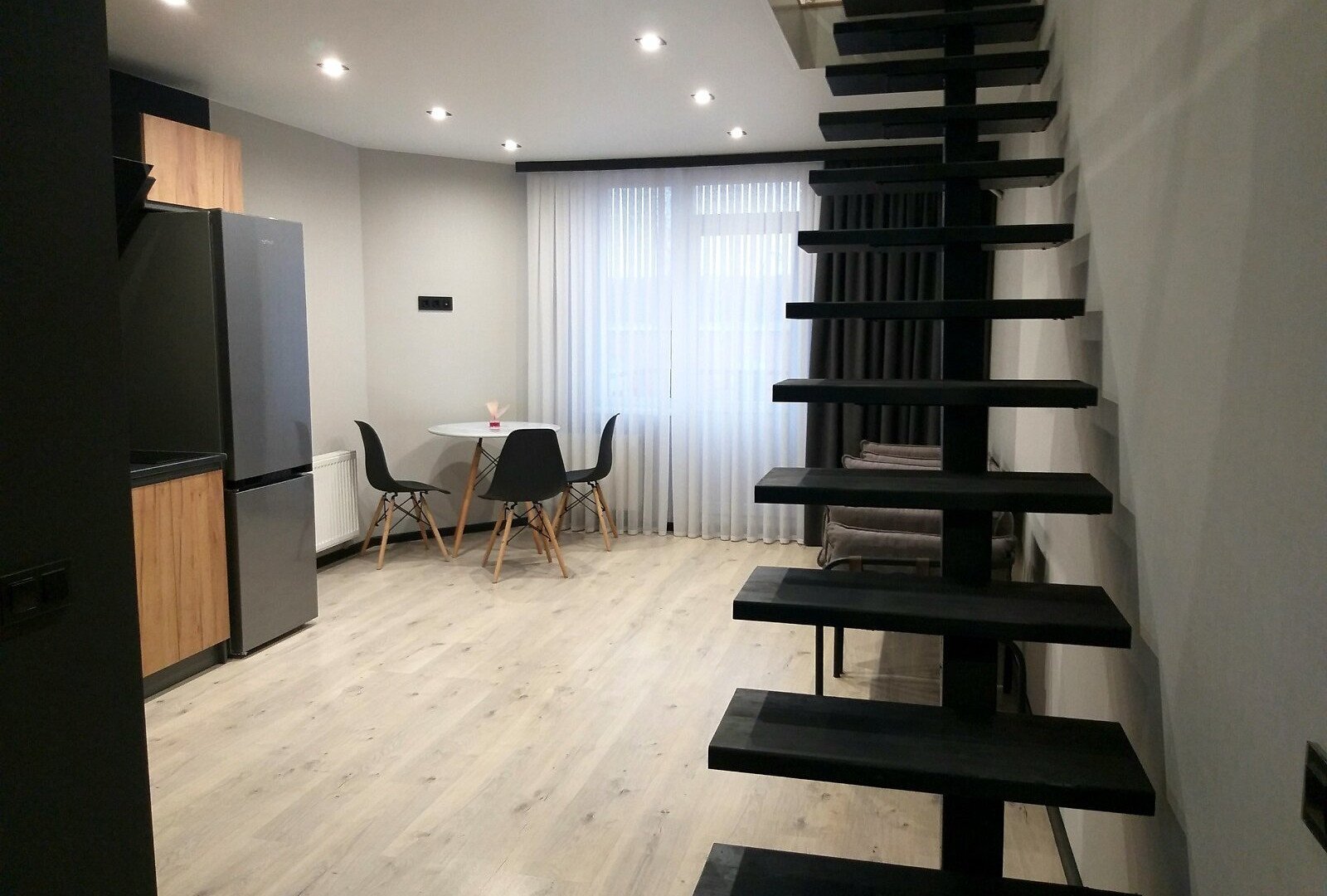Продаж 1-кімнатної квартири 56 м²