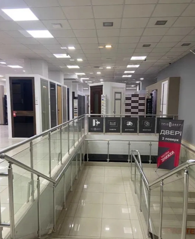 Оренда торговельного приміщення 450 м², Краснова вул.