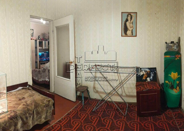 Продаж 2-кімнатної квартири 56 м², Квітнева вул., 1А