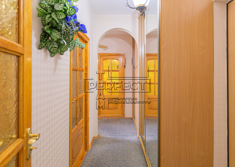 Продаж 2-кімнатної квартири 55 м², Мілославська вул., 25
