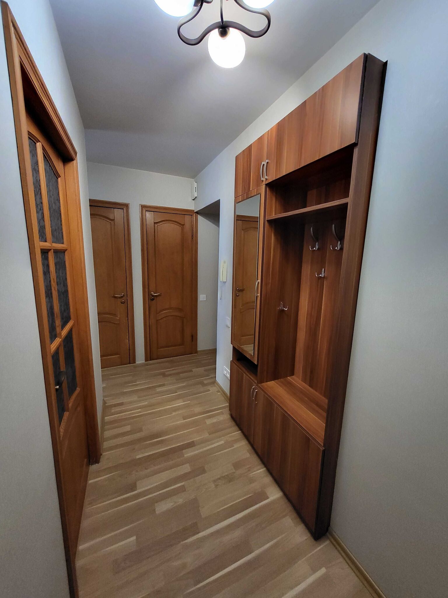 Продаж 4-кімнатної квартири 77 м²