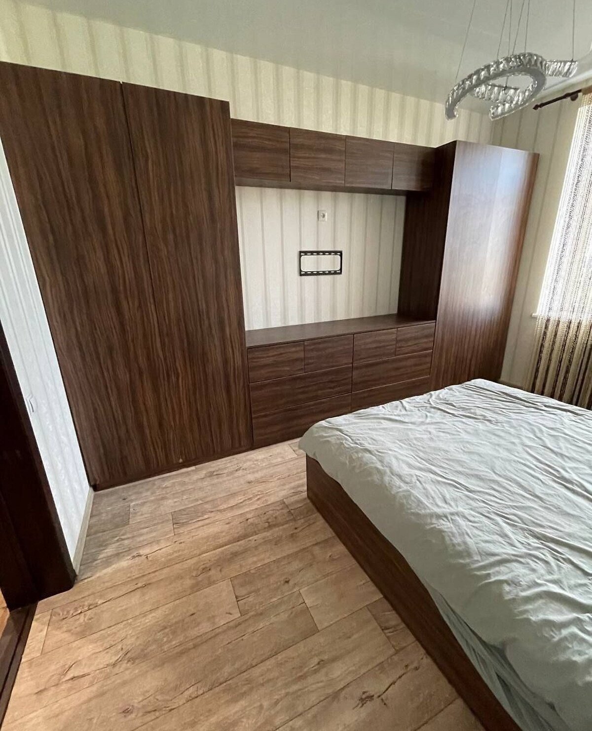 Продаж 2-кімнатної квартири 56 м²