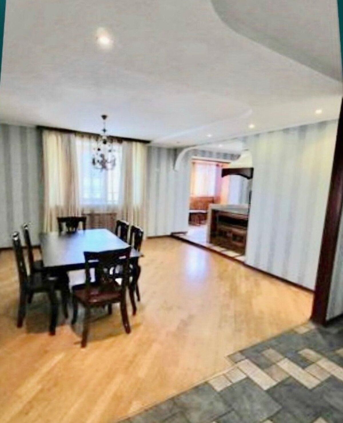Продаж 3-кімнатної квартири 112 м²