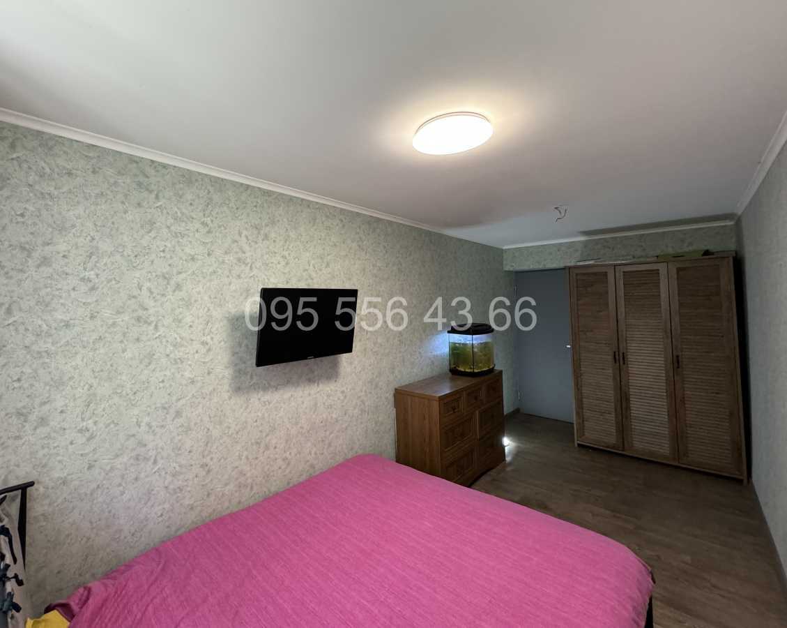 Продаж 3-кімнатної квартири 54.5 м², Героїв Севастополя вул., 7