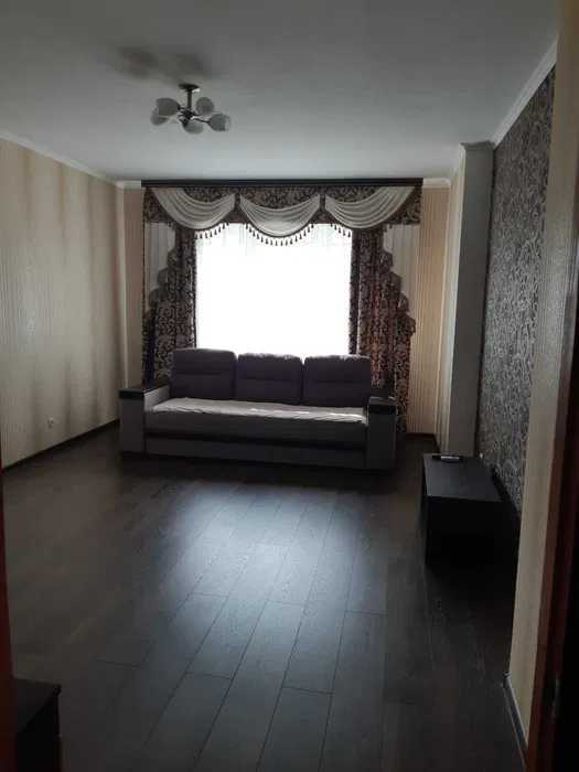 Продаж 3-кімнатної квартири 105 м², Петропавлівська вул.