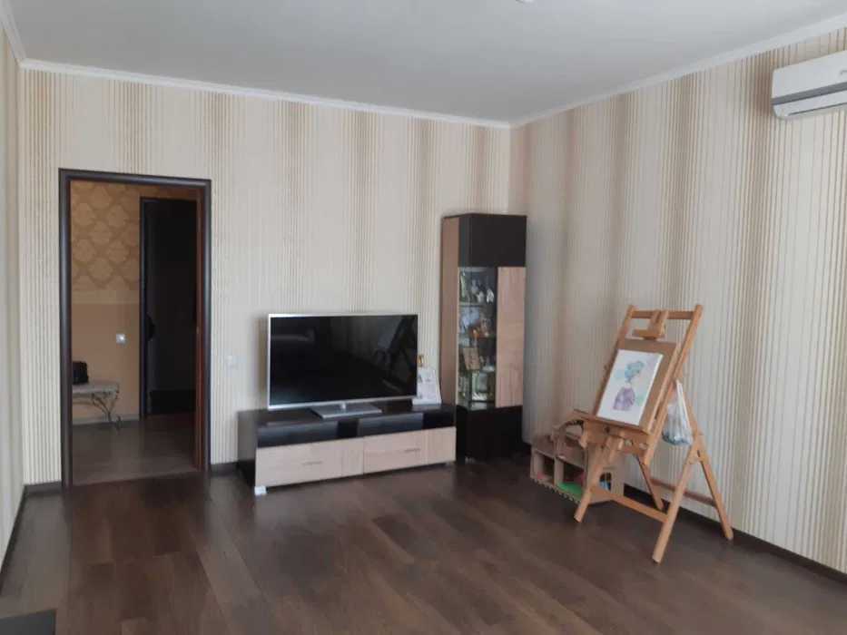 Продаж 3-кімнатної квартири 105 м², Петропавлівська вул.