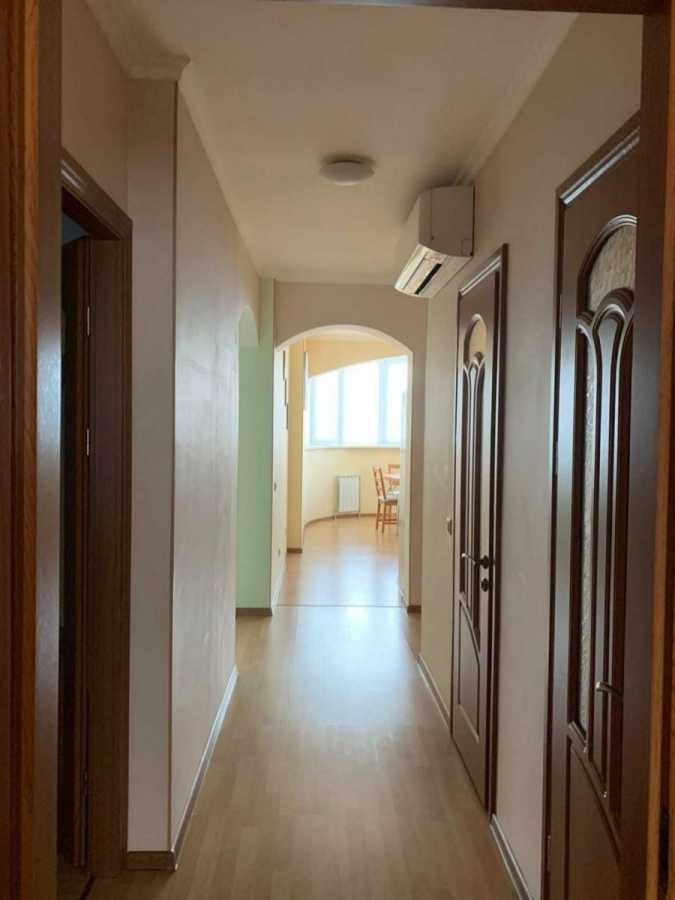 Продаж 3-кімнатної квартири 104 м², Саперно-Слобідська вул., 10