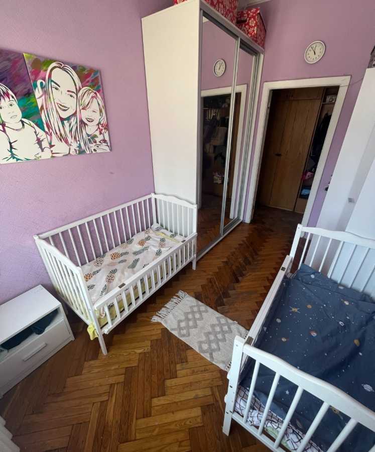 Продаж 3-кімнатної квартири 52 м², Велика Васильківська вул.