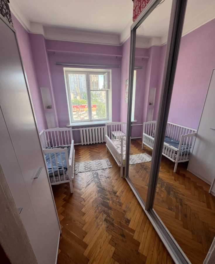 Продаж 3-кімнатної квартири 52 м², Велика Васильківська вул.