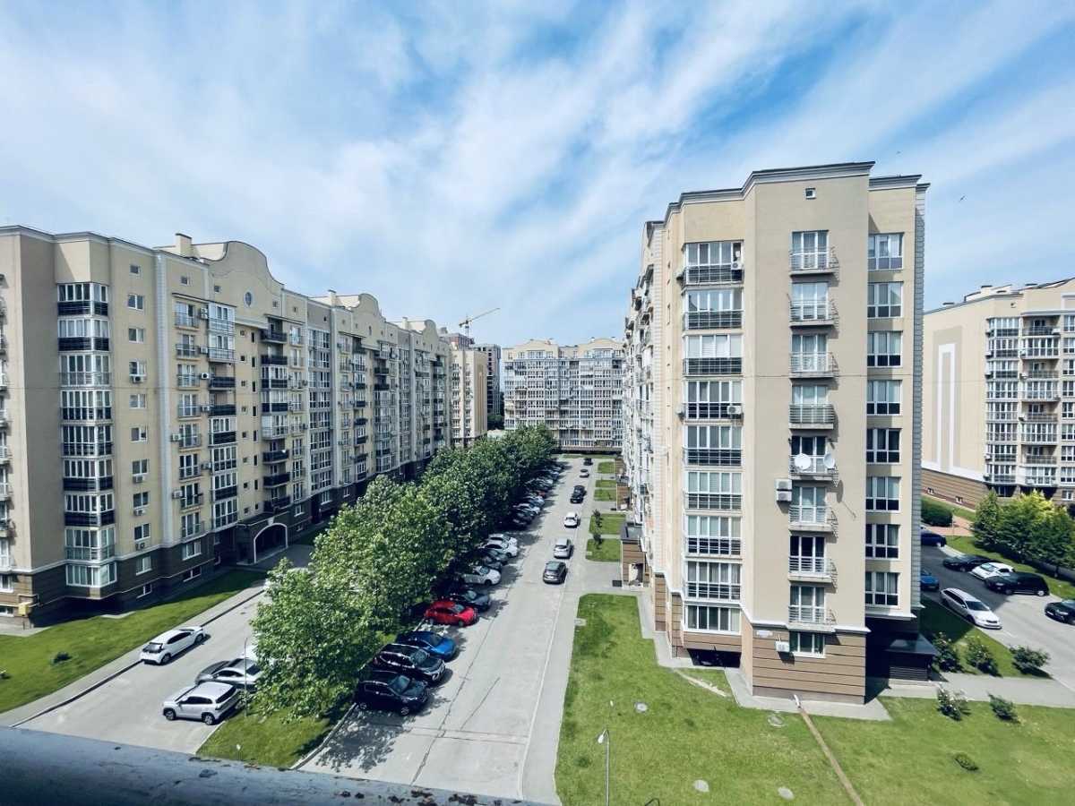 Продажа 3-комнатной квартиры 90 м², Метрологическая ул., 11А