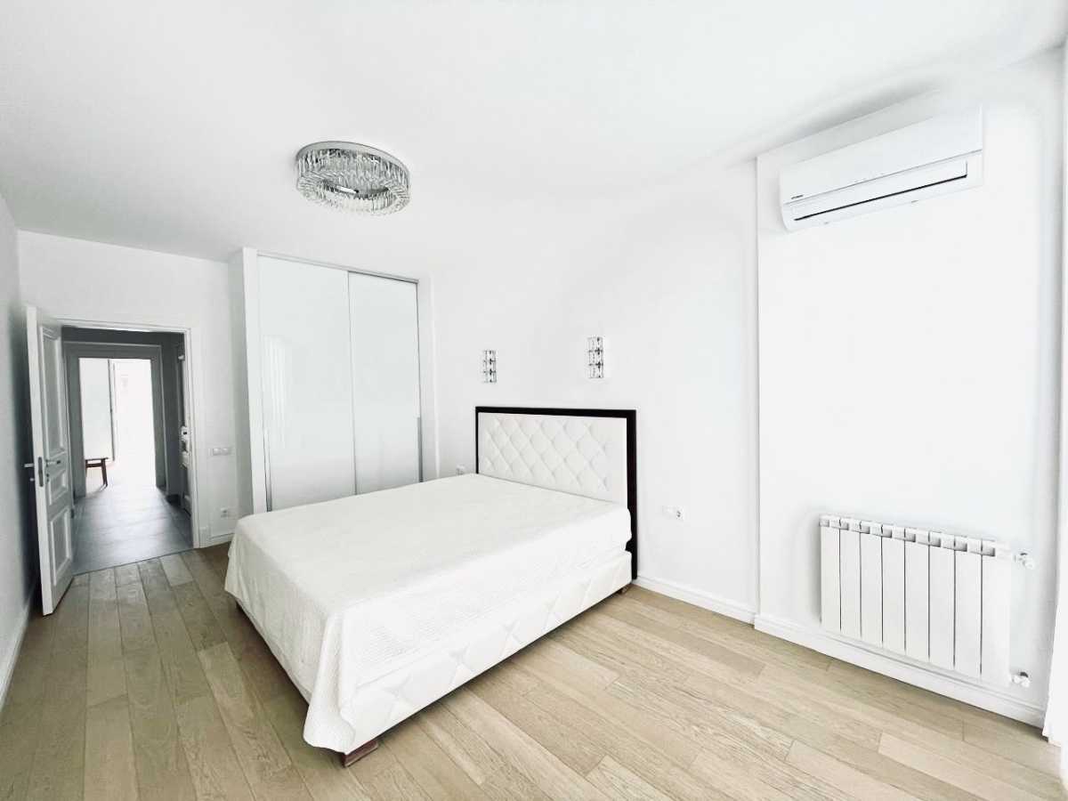 Продажа 3-комнатной квартиры 90 м², Метрологическая ул., 11А