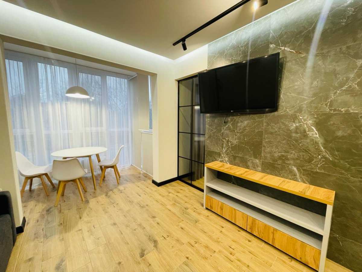 Продаж 1-кімнатної квартири 42 м², Метрологічна вул.