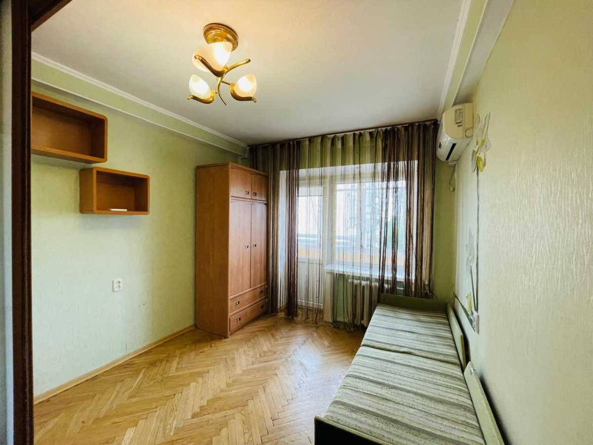 Продаж 2-кімнатної квартири 43 м², Академіка Заболотного вул., 138