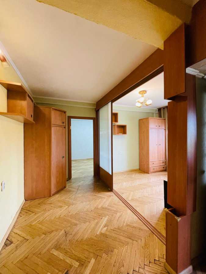 Продаж 2-кімнатної квартири 43 м², Академіка Заболотного вул., 138