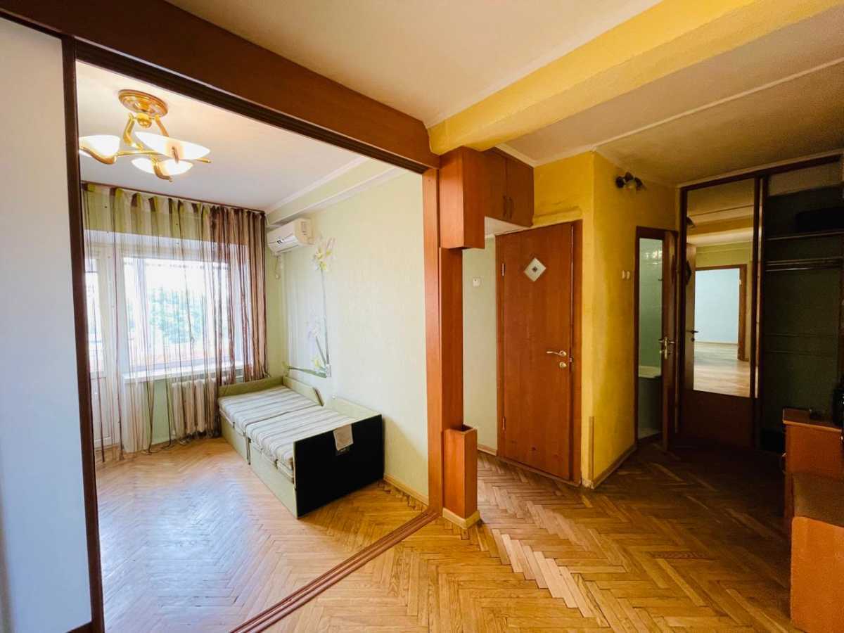 Продаж 2-кімнатної квартири 43 м², Академіка Заболотного вул., 138