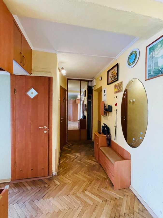 Продаж 2-кімнатної квартири 43 м², Академіка Заболотного вул., 138