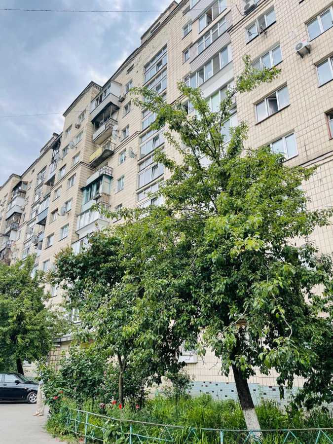 Продажа 2-комнатной квартиры 43 м², Академика Заболотного ул., 138