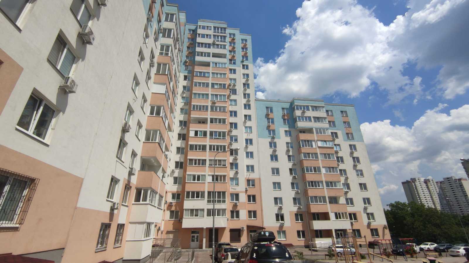 Продажа 3-комнатной квартиры 76 м², Сергея Данченко ул., 34А