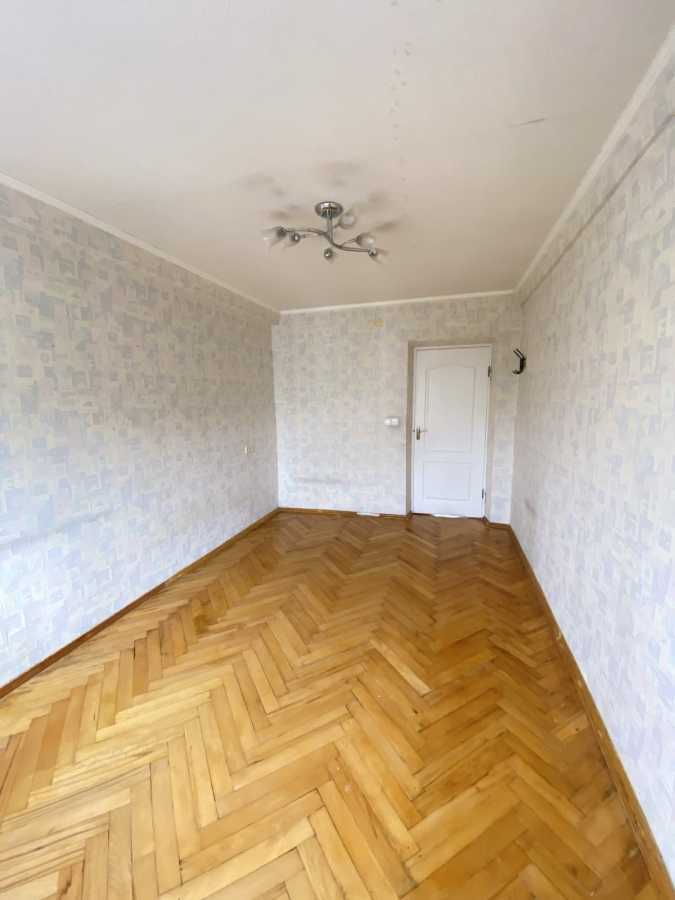 Продаж 3-кімнатної квартири 62 м², Антонова Авіаконструктора вул., 2/32