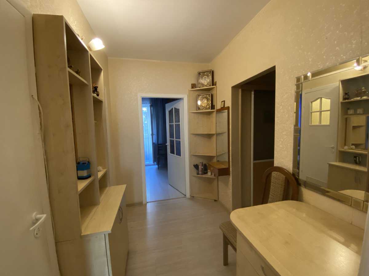 Продаж 3-кімнатної квартири 68.9 м², Васильківська вул., 40