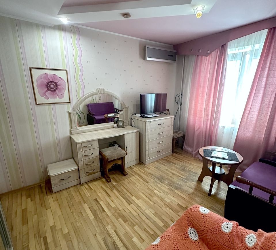 Продаж 2-кімнатної квартири 53 м², Терещенковська вул., 20