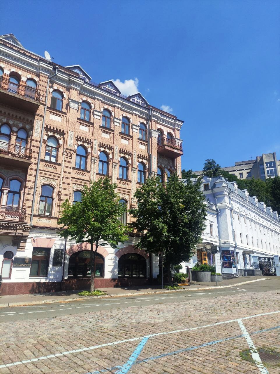 Продаж 5-кімнатної квартири 304.5 м², Ольгінська вул., 2/1