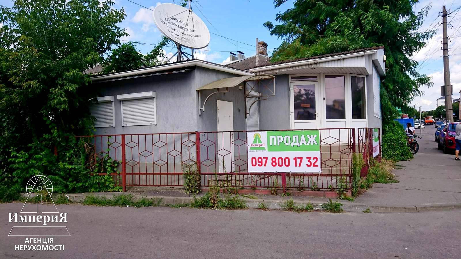 Продаж офісу 130 м², Героїв Небесної Сотні вул.