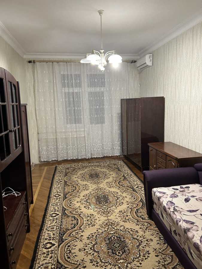 Продажа 2-комнатной квартиры 77 м², Лейпцигская ул., 8