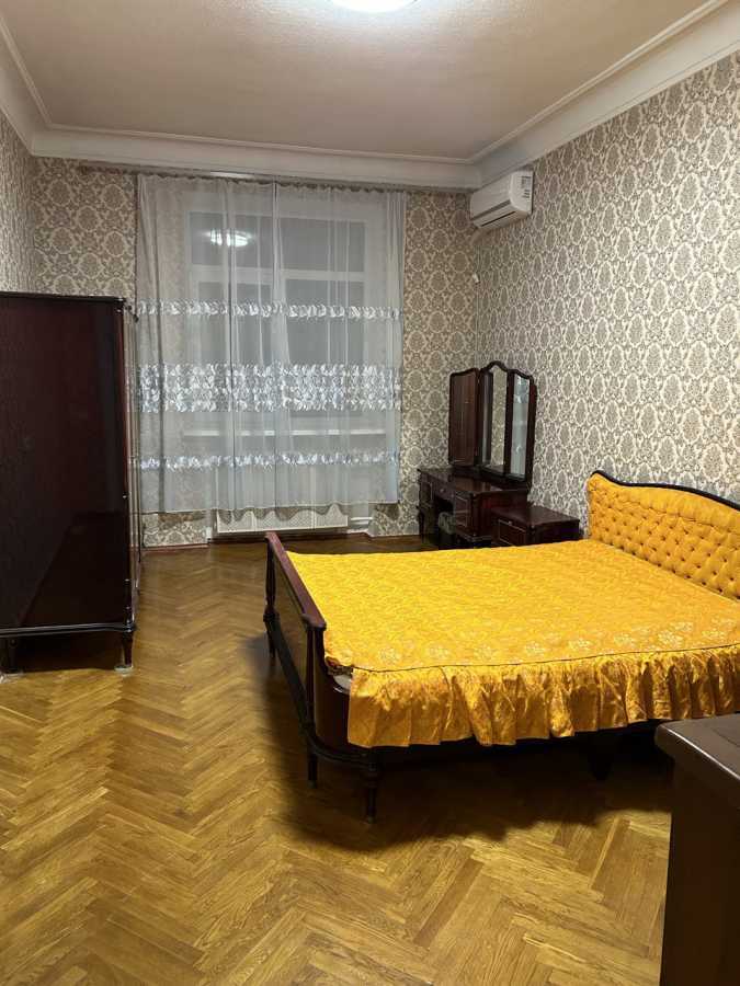 Продаж 2-кімнатної квартири 77 м², Лейпцизька вул., 8