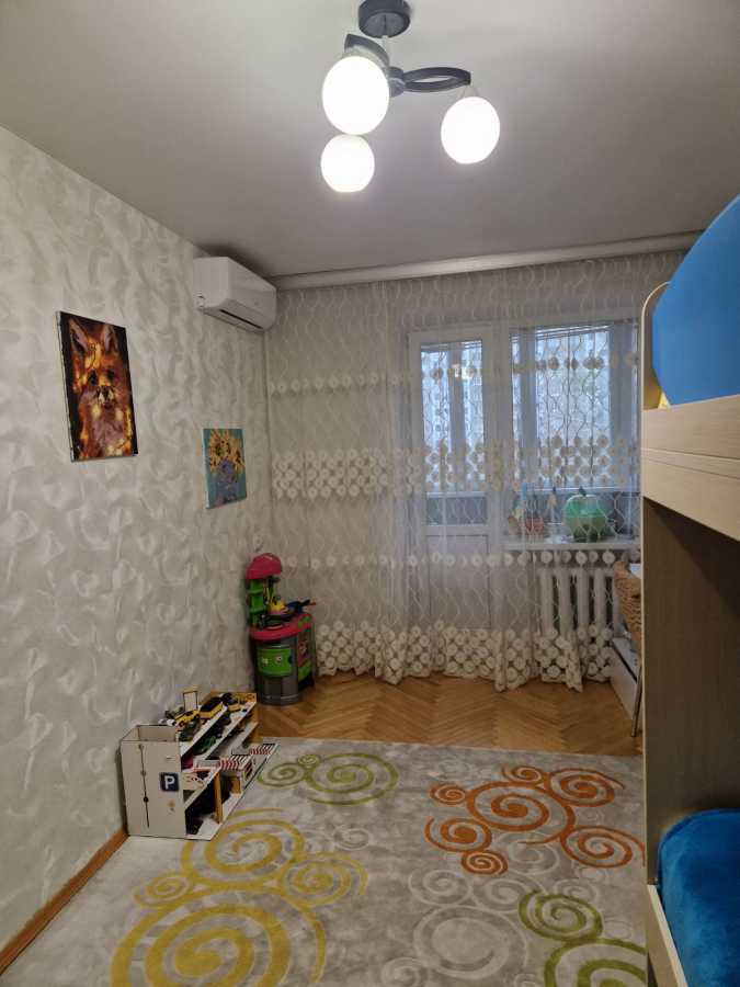 Продаж 2-кімнатної квартири 52 м², Харківське шосе, 55