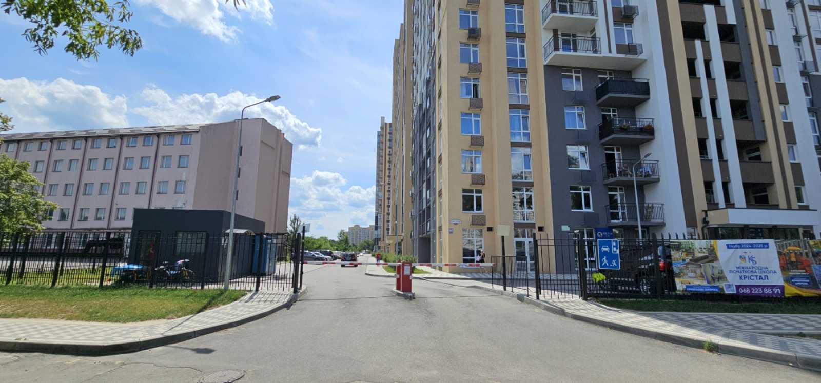 Продажа 1-комнатной квартиры 42 м², Академика Заболотного ул., 148