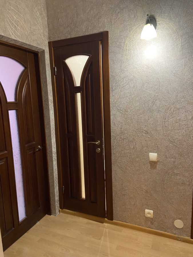 Продаж 3-кімнатної квартири 70 м², Героїв Дніпра вул., 19