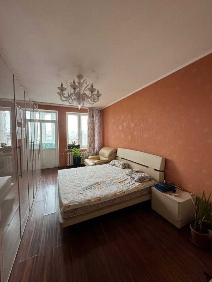 Продаж 2-кімнатної квартири 71.6 м², Феодосійський пров., 12