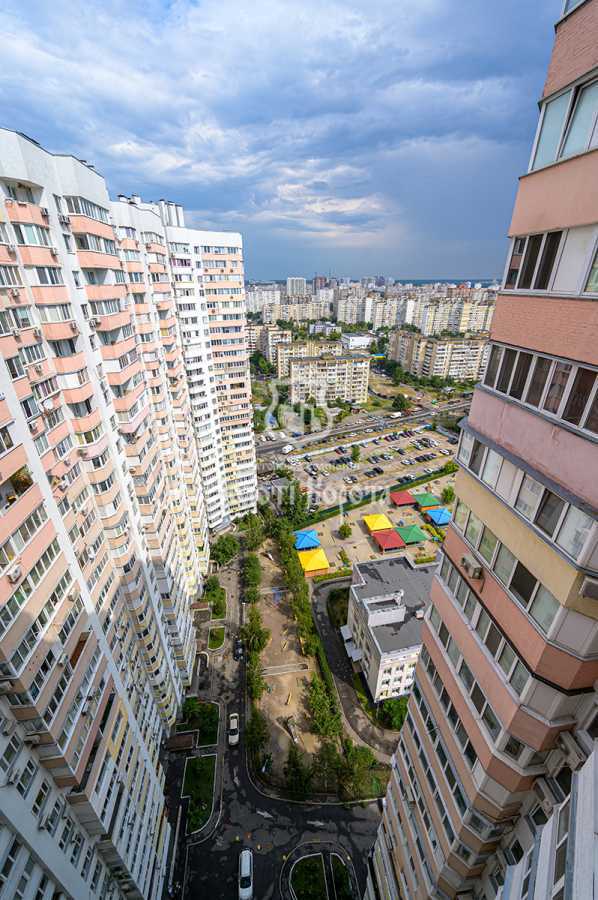 Продажа 1-комнатной квартиры 42.5 м², Михаила Донца ул., Драгоманова, 6/1