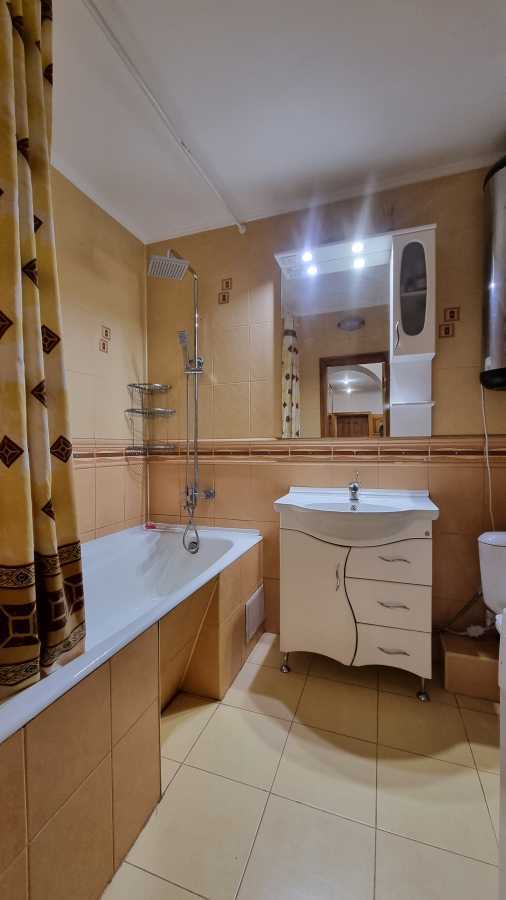 Продаж 3-кімнатної квартири 93 м², Прилужна вул., 4/15