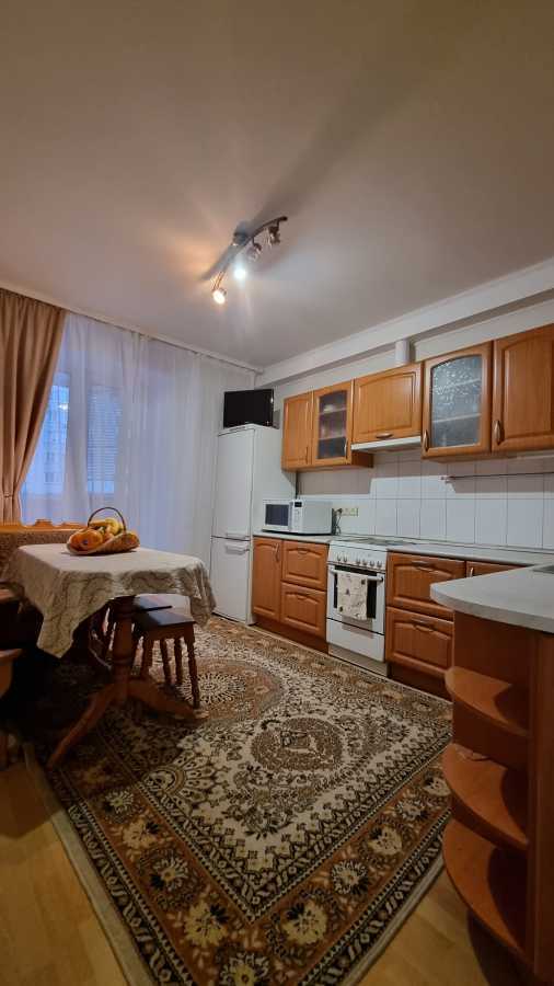 Продаж 3-кімнатної квартири 93 м², Прилужна вул., 4/15