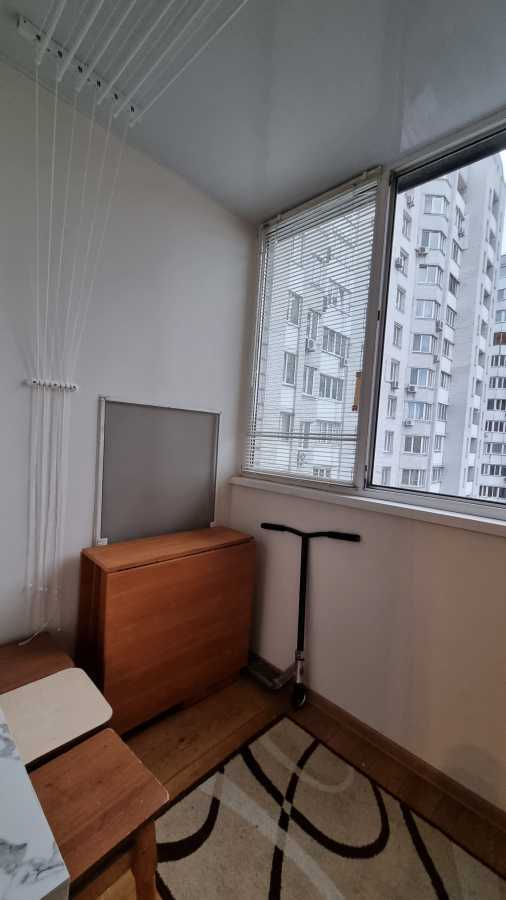 Продаж 3-кімнатної квартири 93 м², Прилужна вул., 4/15