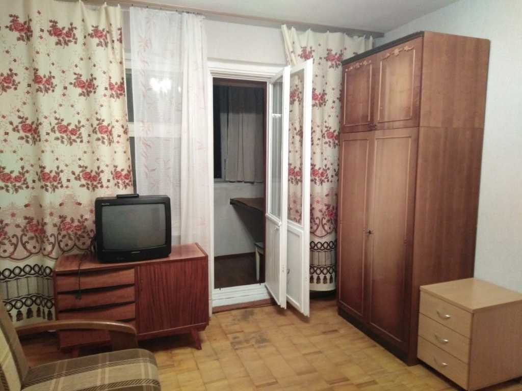 Продажа 2-комнатной квартиры 56 м², Ревуцкого ул., 19/1