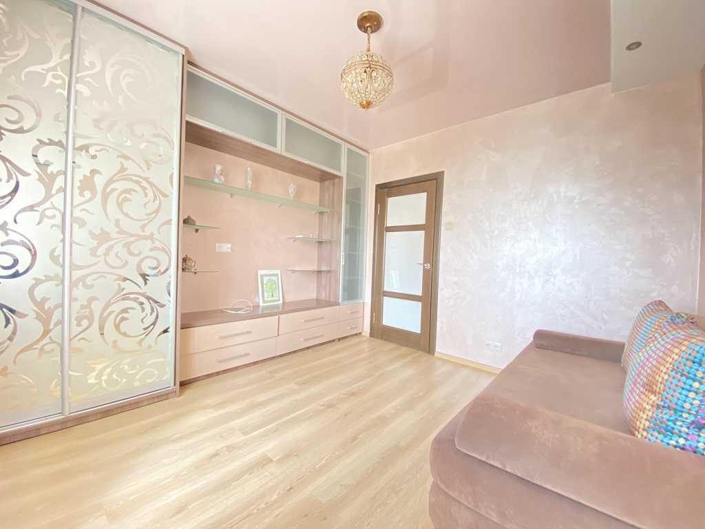 Продаж 2-кімнатної квартири 54 м², Російська, 11В